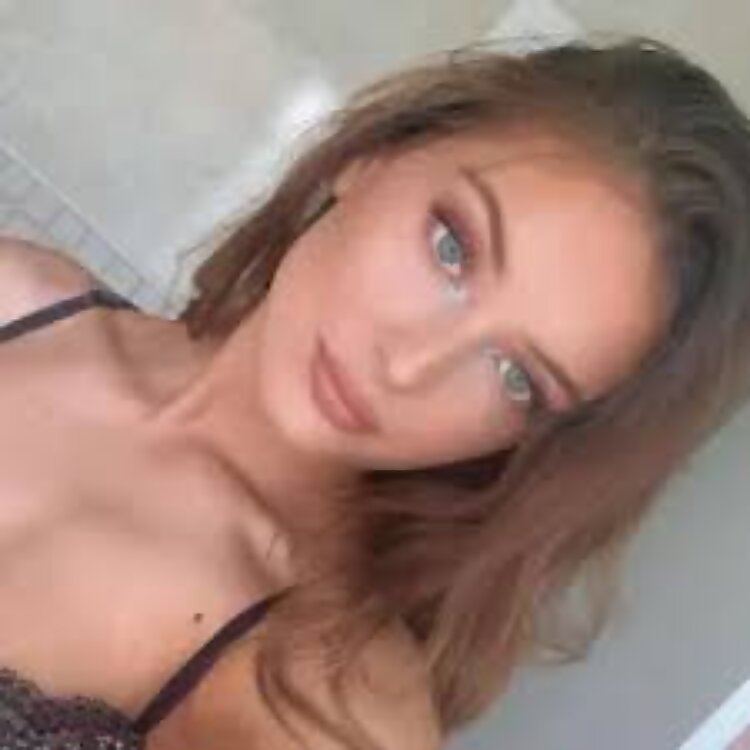 Samantha Ava