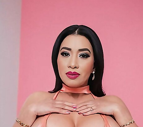 Theza  Romero
