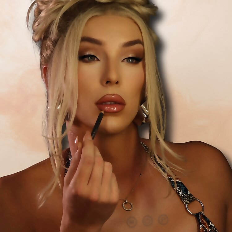 Naomi B