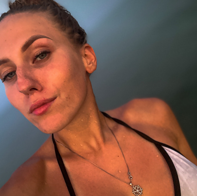 Blonde Pussy Jassie 😈