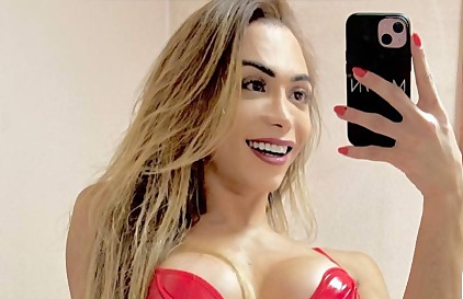 Nina La Vera