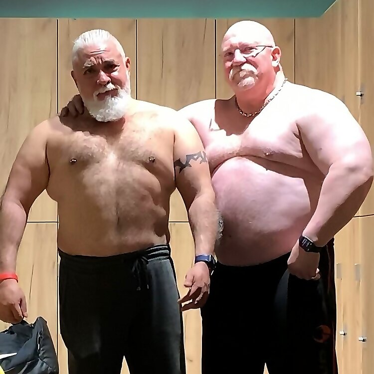 💪🏻 BigMuscleDads 💪🏻