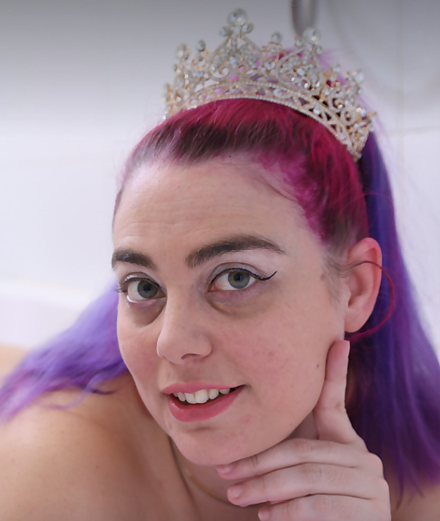 Aya Queen