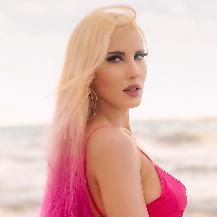 Dana More