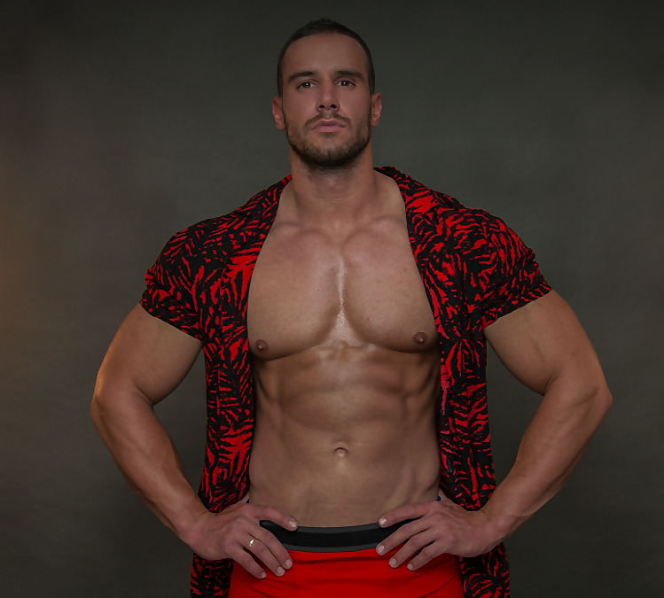 Nenad Vu