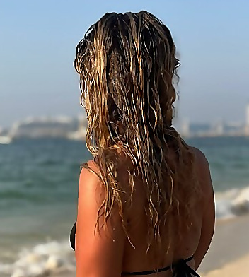 Cro HotWife
