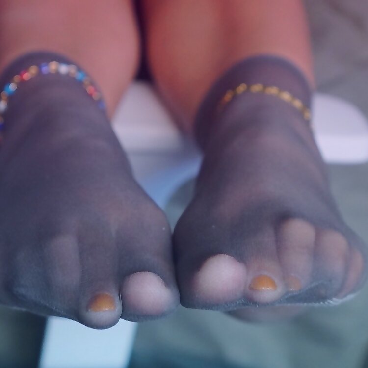 Artiste Feet